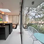 House With Pool, Jacuzzi And Sauna Near Avignon *