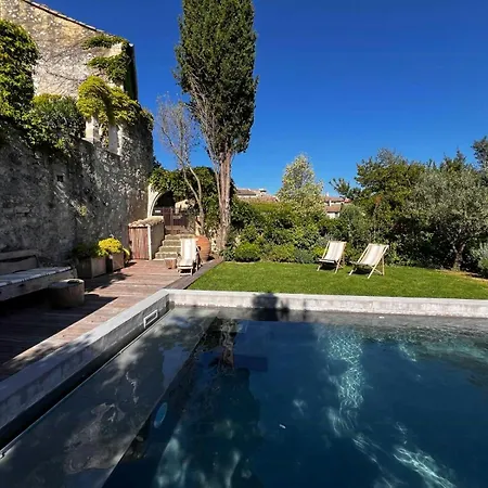 House With Pool, Jacuzzi And Sauna Near Avignon Villeneuve-lès-Avignon