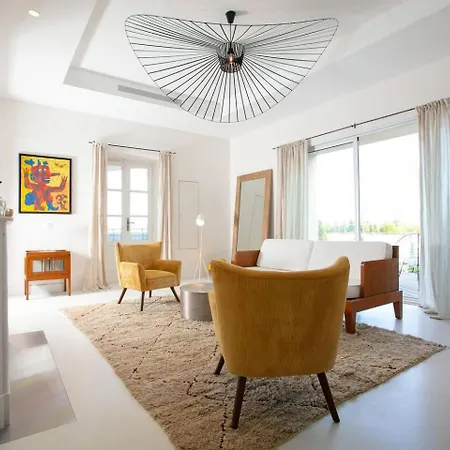 House With Pool, Jacuzzi And Sauna Near Avignon Ferienhaus *