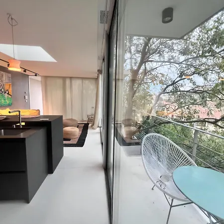 House With Pool, Jacuzzi And Sauna Near Avignon * ヴィルヌーヴ・レ・ザヴィニョン