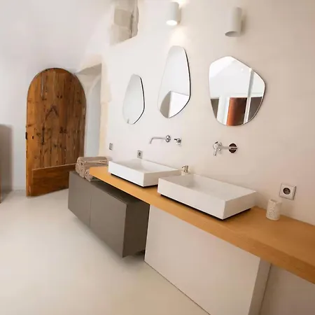 House With Pool, Jacuzzi And Sauna Near Avignon