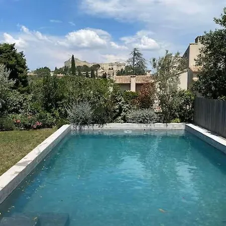 House With Pool, Jacuzzi And Sauna Near Avignon Villeneuve-lès-Avignon