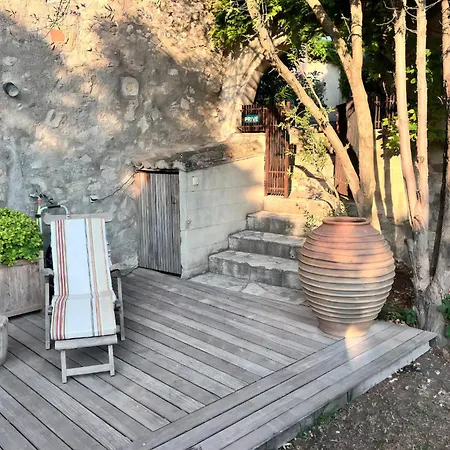 House With Pool, Jacuzzi And Sauna Near Avignon * فينوف ليز أفيجْنْ