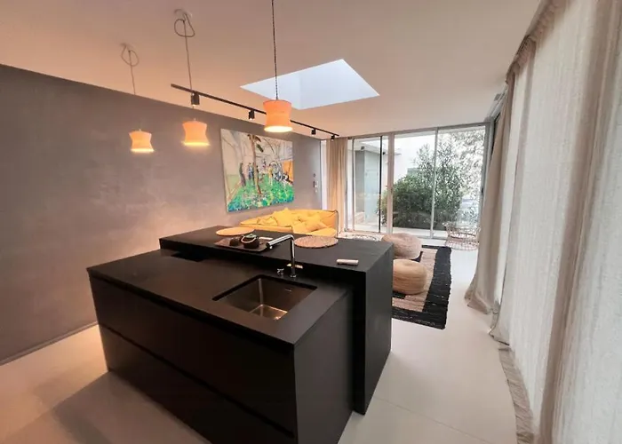 Vakantiehuis House With Pool, Jacuzzi And Sauna Near Avignon Villeneuve-lès-Avignon