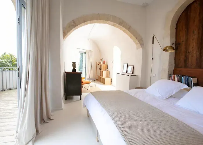 Vakantiehuis House With Pool, Jacuzzi And Sauna Near Avignon
