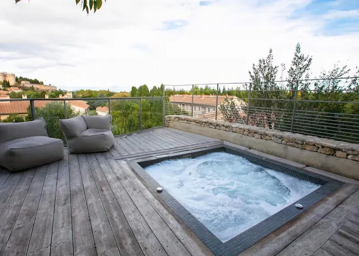 Vakantiehuis House With Pool, Jacuzzi And Sauna Near Avignon
