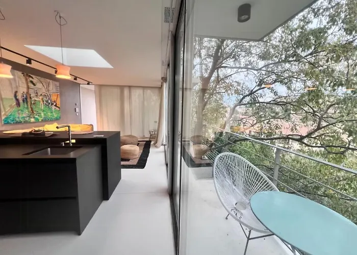 House With Pool, Jacuzzi And Sauna Near Avignon *
